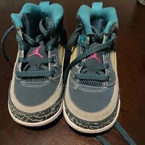 Girls retro Nike Air Jordan’s Brooklyn Edition